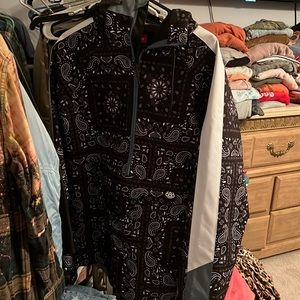 686 Waterproof snowboard hoodie in black/white/blue pattern in Medium